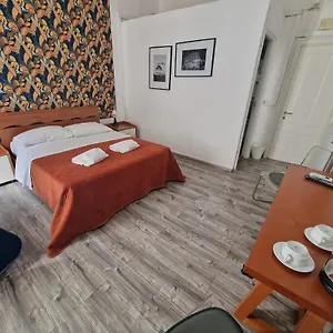  Guest house Story